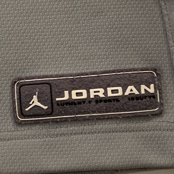 🏀AIR JORDAN JUMPMAN 23 RUBBERIZED LOGO GREY SLEEVELESS JERSEY MENS SIZE LARGE🏀 - Picture 3 of 9